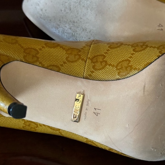 Gucci GG Monogram Pump - Picture 8 of 10